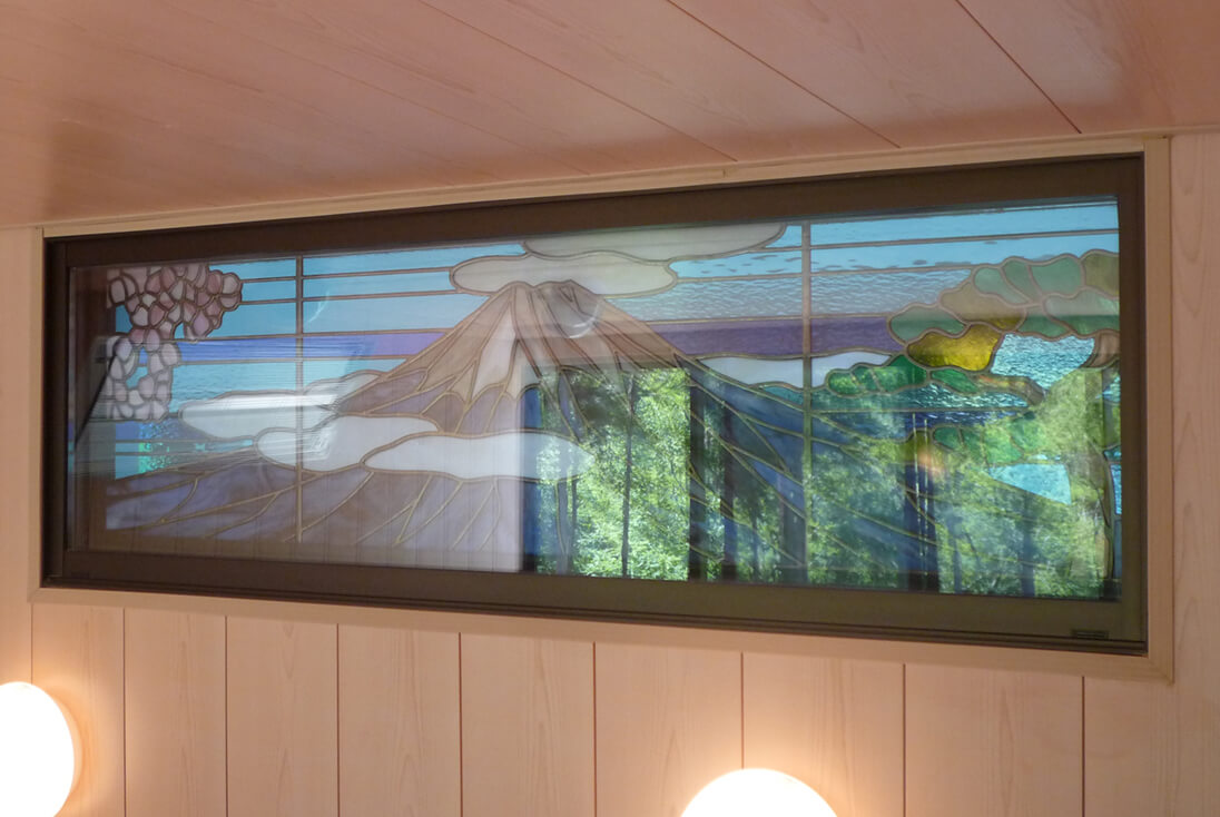 株式会社ラクット あいらーく鶴川宿 富士山のステンドグラス