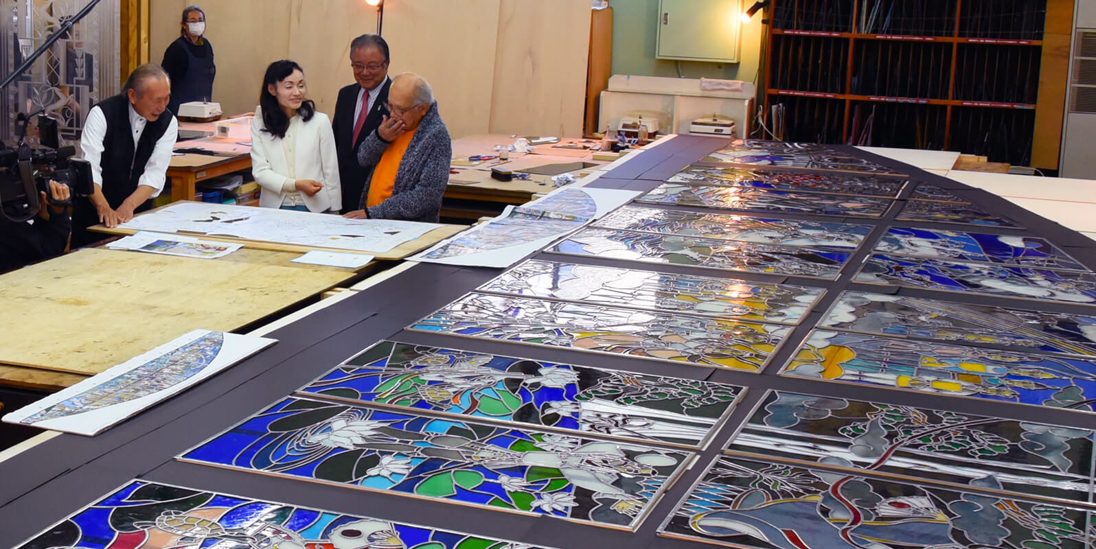 宮崎ブーゲンビリア空港ターミナルビル ステンドグラス 検品風景(3)