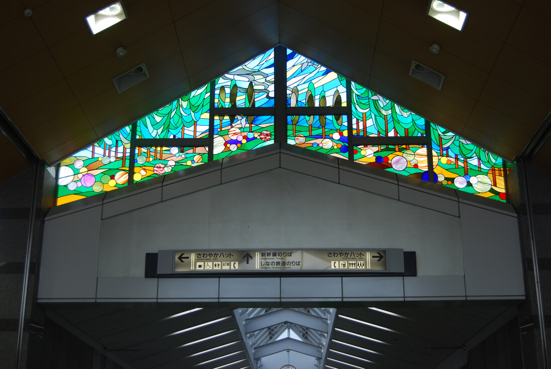 JR東日本 北陸新幹線 軽井沢駅 北口内ステンドグラス