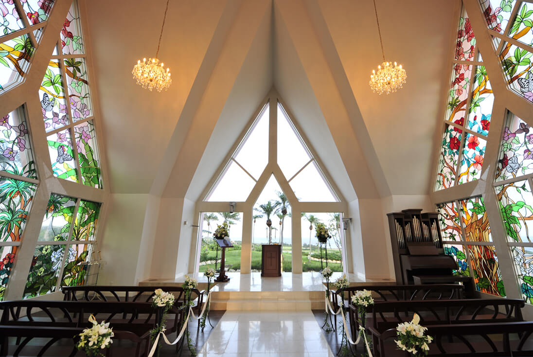 シギラベイサイドスイートアラマンダチャペル ステンドグラス