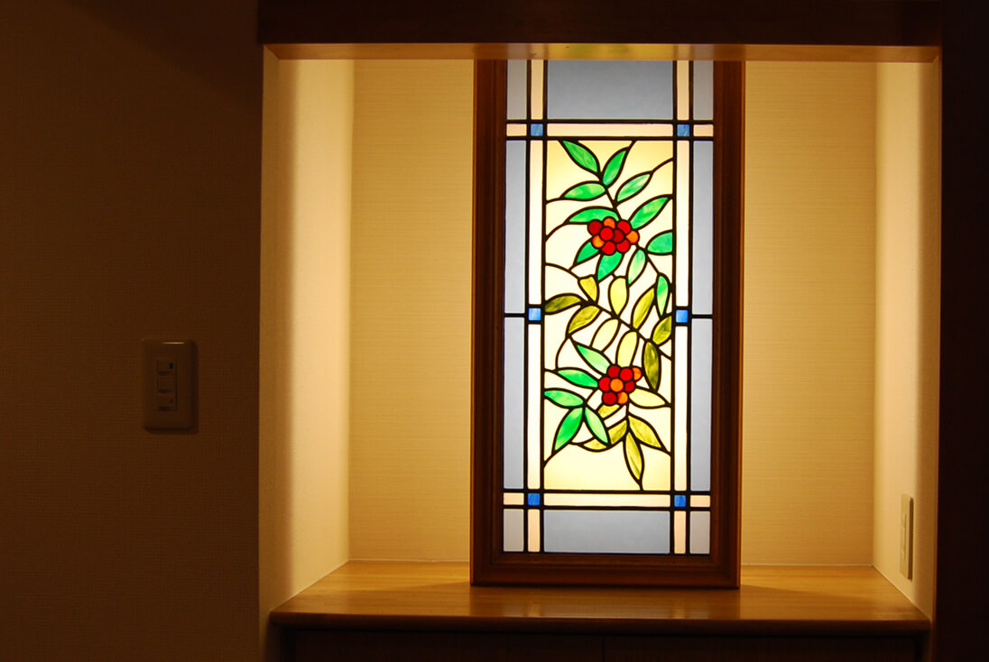 花・植物・風景のデザイン-002「南天の木」 ステンドグラス全体の様子