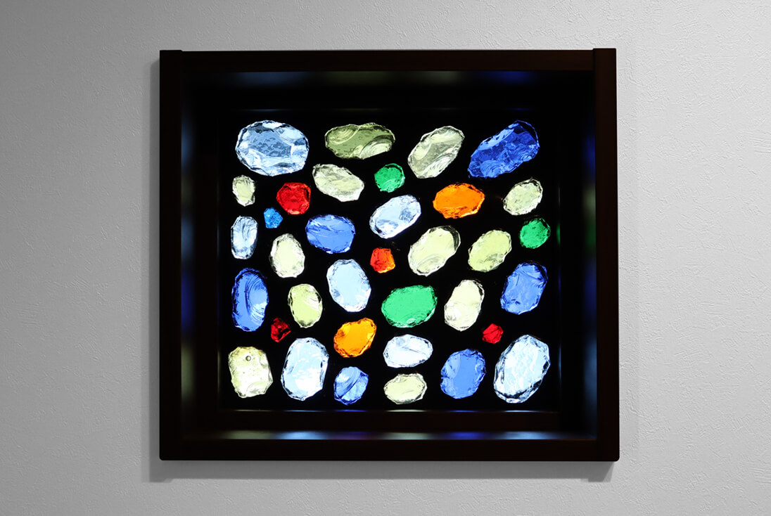 ダル・ド・ヴェール-005 取り付けたステンドグラスの様子