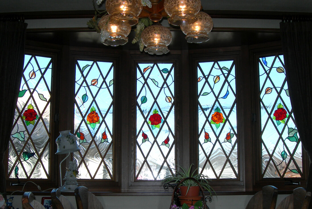 バラ・ブドウのデザイン-006 バラをモチーフにデザインしたステンドグラス
