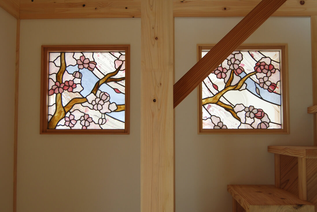 花・植物・風景のデザイン-008「桜」 ステンドグラス全体の様子