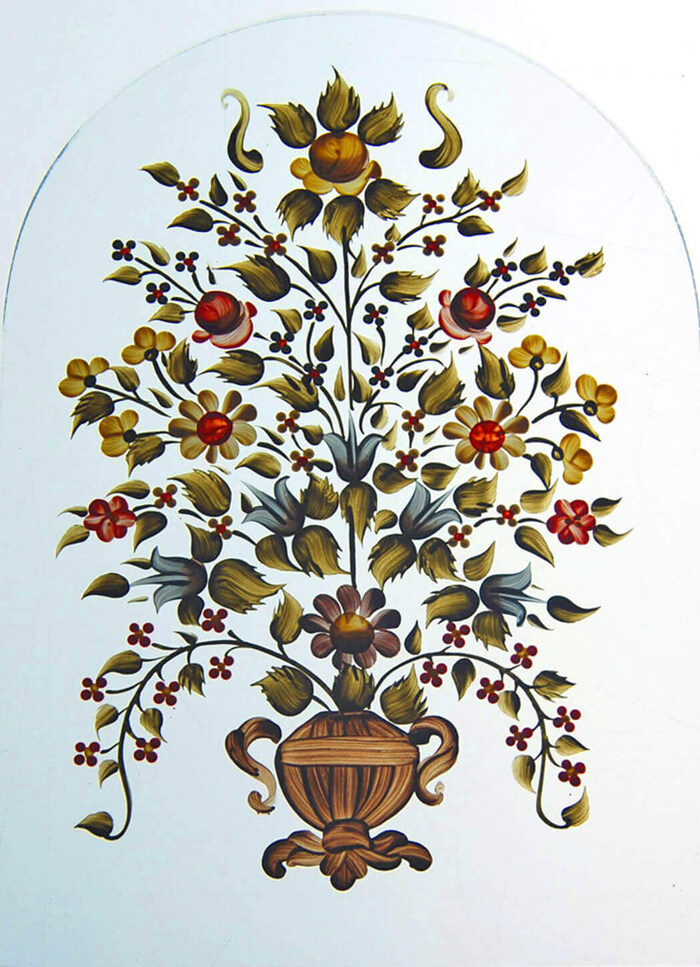 花の絵付けをしたガラス