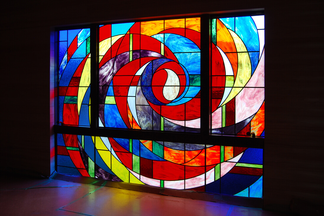 抽象（流れのあるデザイン）-010 太陽を抽象的に表現したステンドグラス