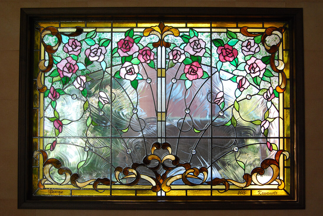 アール・ヌーボー、ヴィクトリア-019「ヴィクトリアン様式のバラ」 バラのステンドグラスパネルを正面から