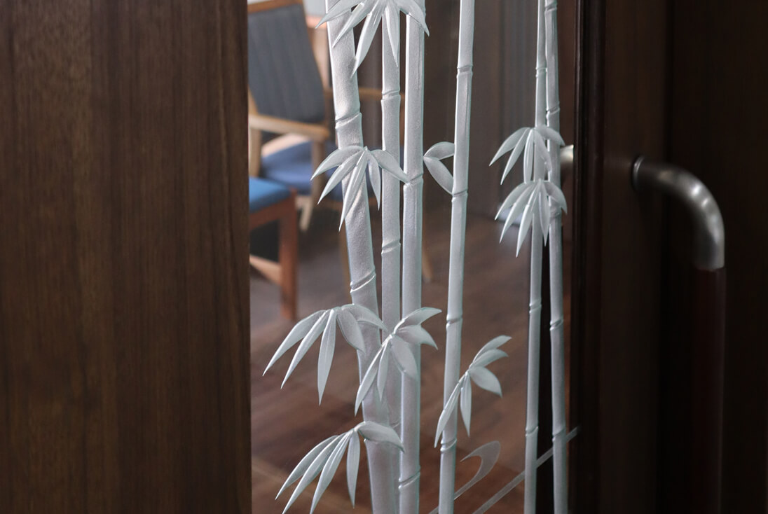 あいらーく町屋 竹林のエッチングガラス