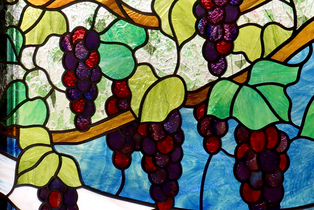 バラ・ブドウのデザイン-022 ステンドグラスの葡萄部分を拡大したイメージ