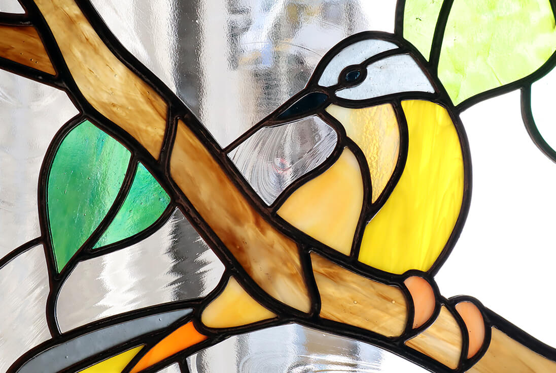 鳥・犬・猫・魚などのデザイン-020 キセキレイ1羽部分のステンドグラス拡大イメージ