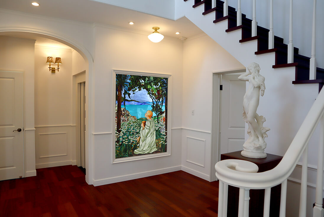 Louis Comfort Tiffany「キリストの洗礼を受ける子供」 住宅内にライトボックス仕様で取り付けたステンドグラスモザイク