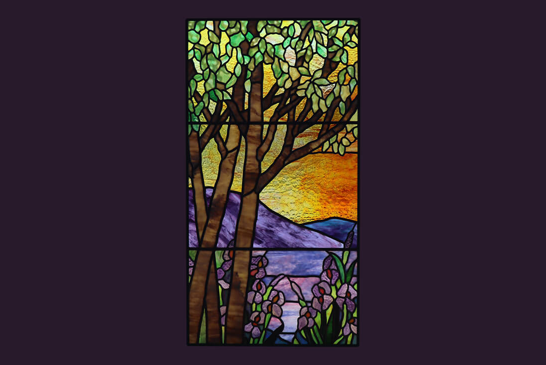 Louis Comfort Tiffany「白樺の木と菖蒲のある湖の風景」 ステンドグラスレプリカ品