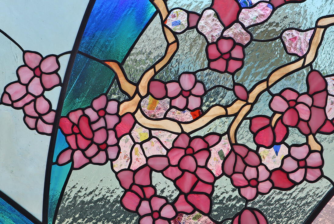花・植物・風景のデザイン-046 ステンドグラスの一部を拡大したガラスのテクスチャ 桜の部分