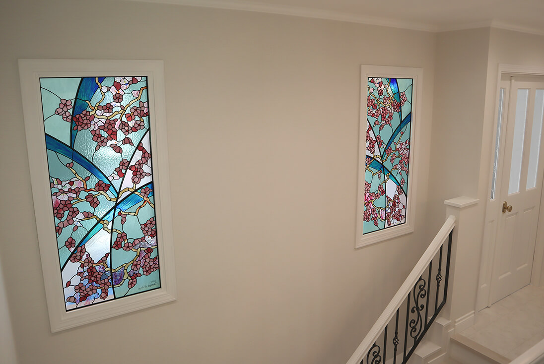 花・植物・風景のデザイン-046 お部屋の外側から見たステンドグラス